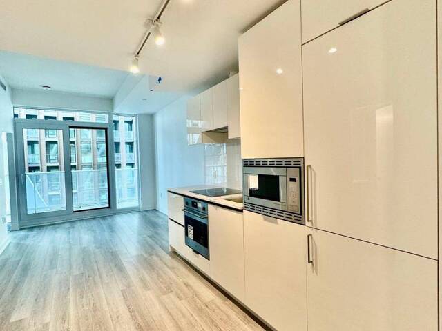 2111 - 230 SIMCOE STREET Toronto Ontario