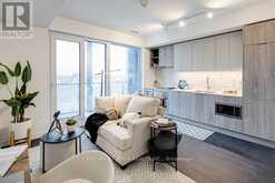 1707 - 2020 BATHRUST STREET Toronto