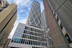 831 - 230 SIMCOE STREET Toronto