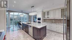 716 WOODLAND ACRES CRESCENT Vaughan