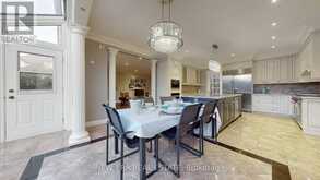 716 WOODLAND ACRES CRESCENT Vaughan