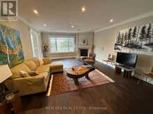 716 WOODLAND ACRES CRESCENT Vaughan