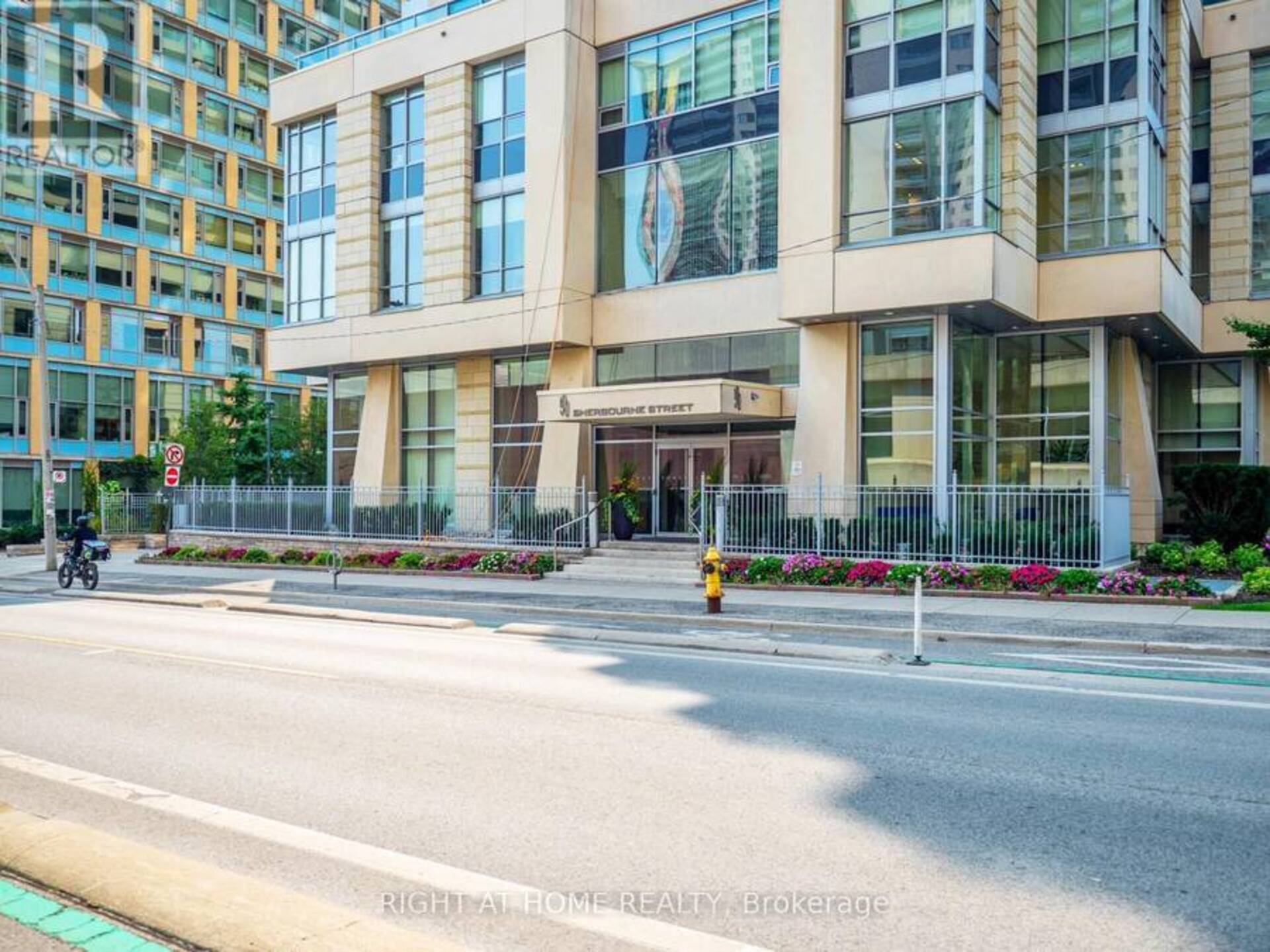 2604 - 500 SHERBOURNE STREET Toronto