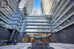 702 - 127 BROADWAY AVENUE Toronto