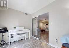 708 - 7 LORRAINE DRIVE Toronto