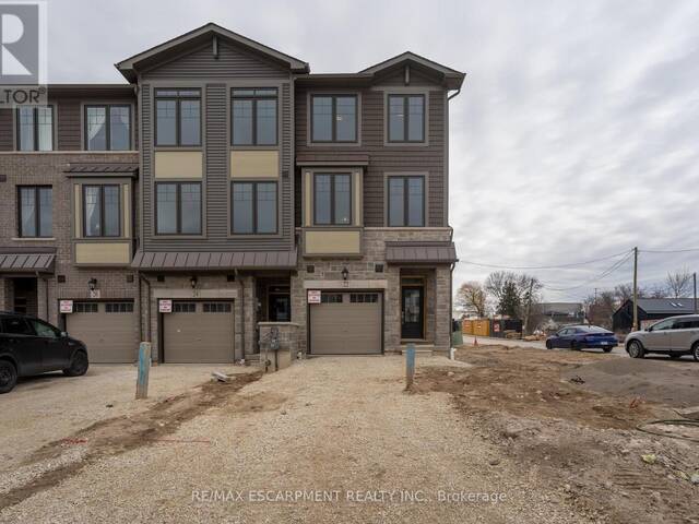 22 HOLLYWOOD COURT Cambridge Ontario