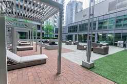 1006 - 19 GRAND TRUNK CRESCENT Toronto