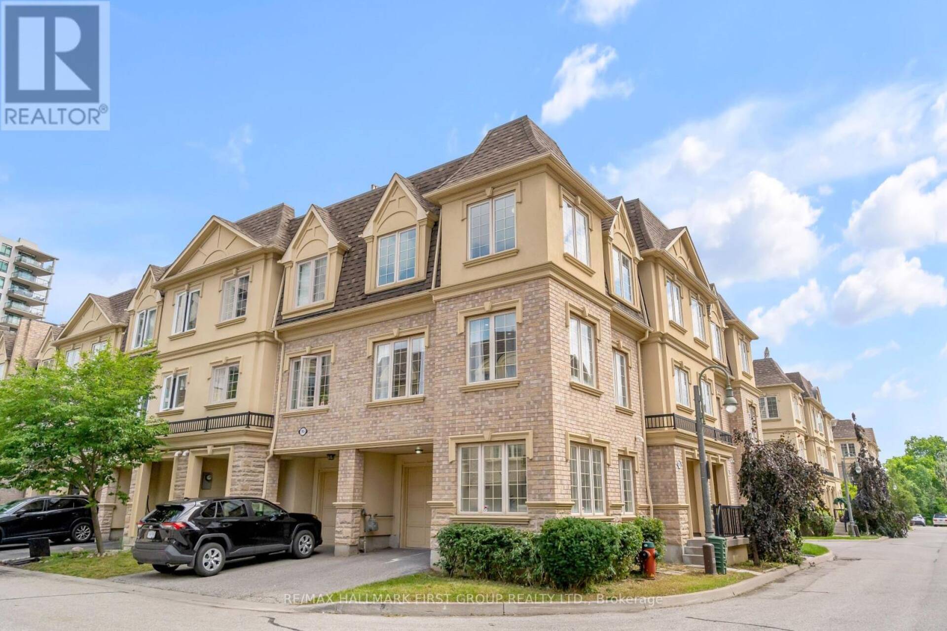 96 - 1250 ST MARTINS DRIVE Pickering