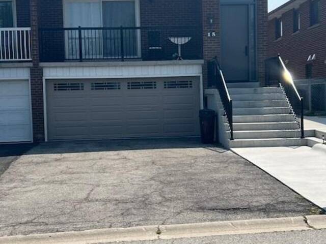 15 ALBANY (MIDDLE LEVEL) DRIVE Vaughan Ontario