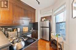 2 - 19 LOWTHER AVENUE Toronto