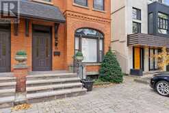 2 - 19 LOWTHER AVENUE Toronto