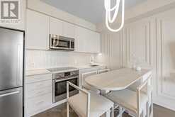 501 - 293 THE KINGSWAY Toronto