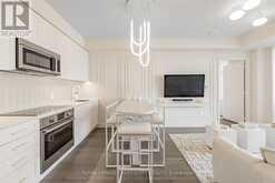 501 - 293 THE KINGSWAY Toronto