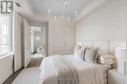 501 - 293 THE KINGSWAY Toronto