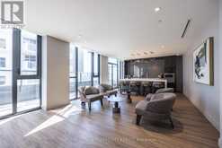 501 - 293 THE KINGSWAY Toronto