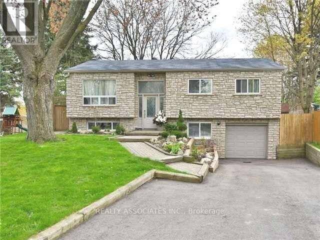 17 LAW CRESCENT S Richmond Hill Ontario