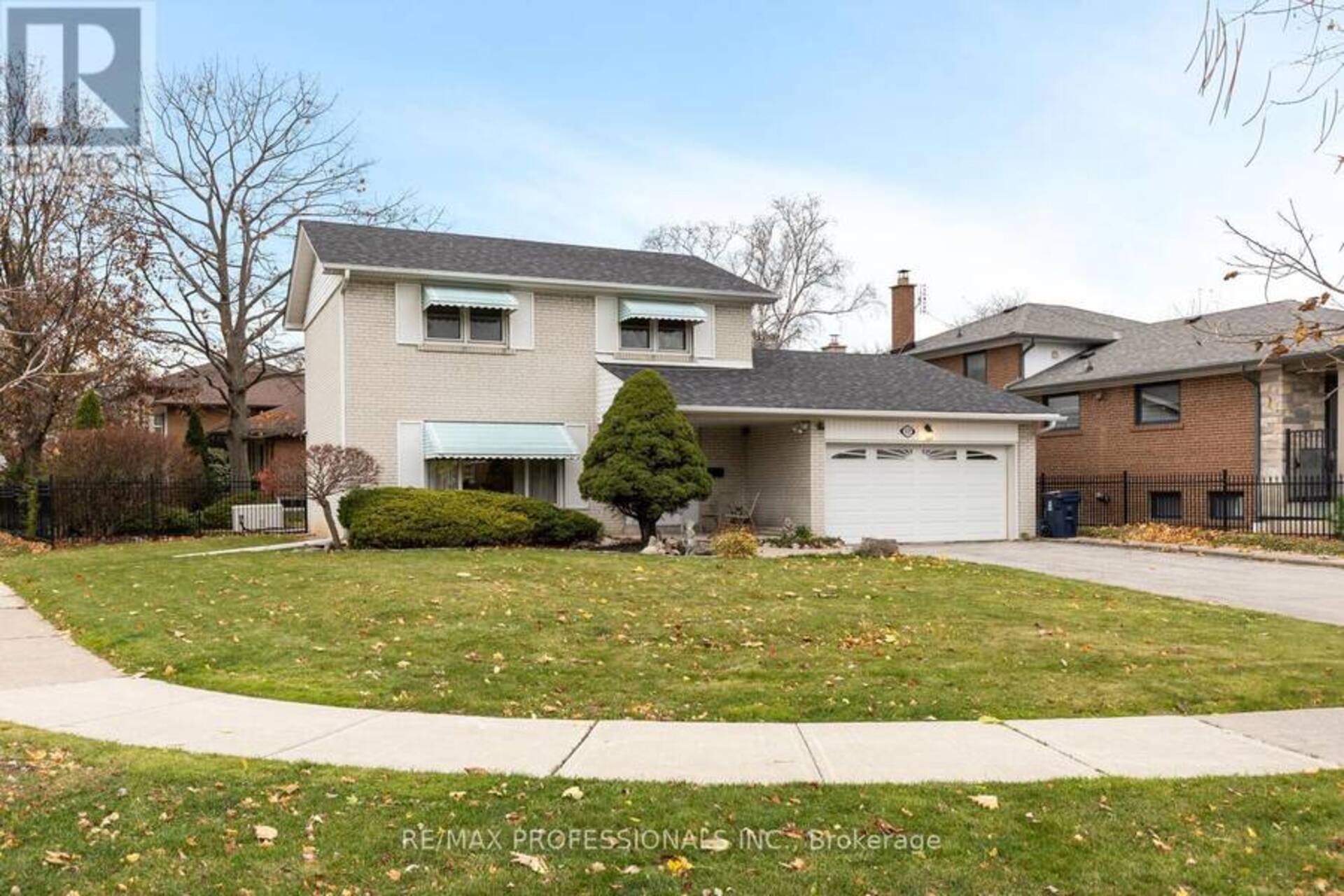 12 BROADFIELD DRIVE Toronto