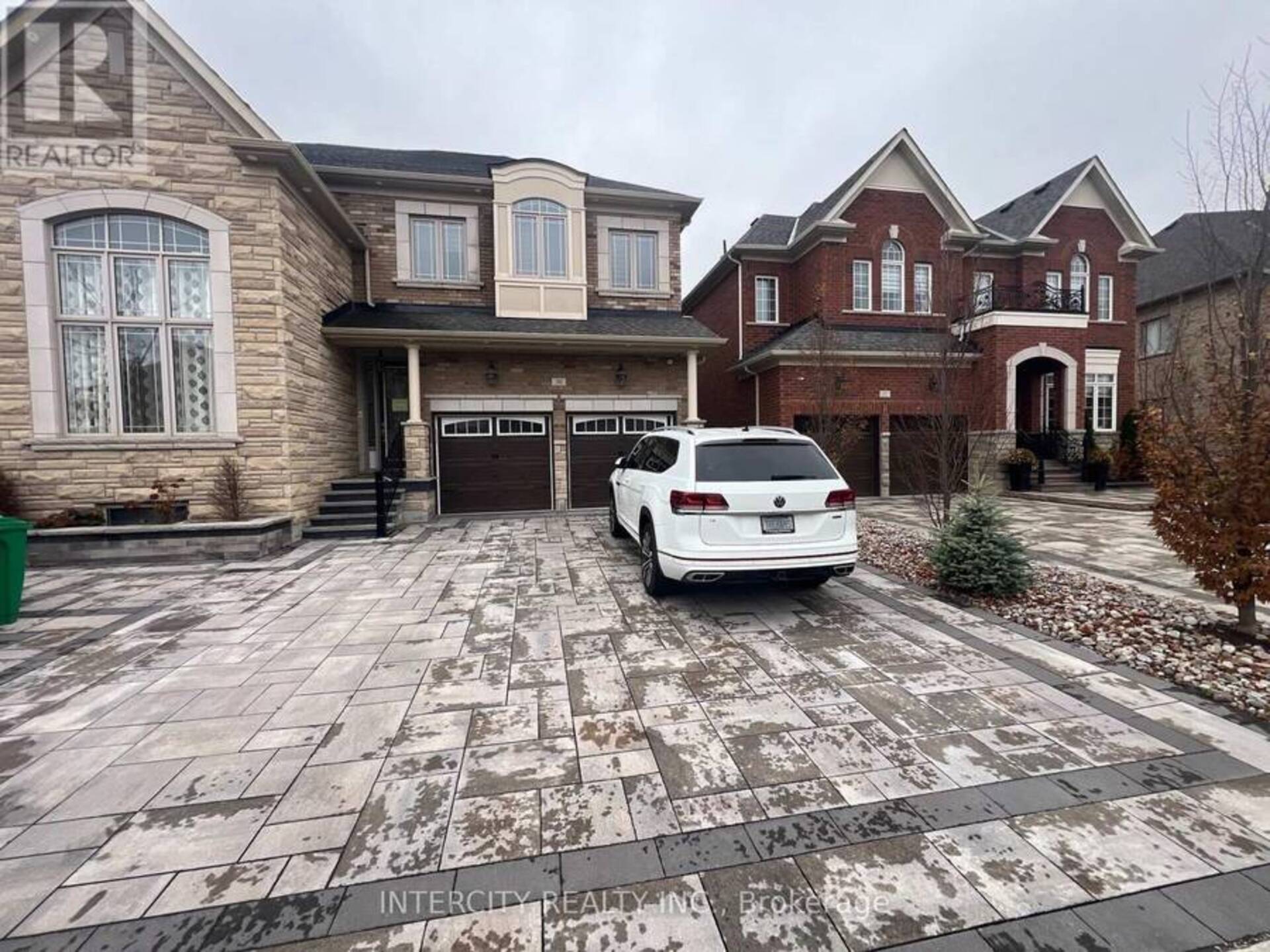 30 BANSBURY CIRCLE Brampton