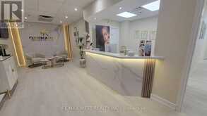 212 - 10720 YONGE STREET Richmond Hill