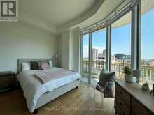 1002 - 151 AVENUE ROAD Toronto