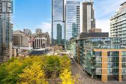 709 - 18 YORKVILLE AVENUE Toronto