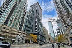 201 - 770 BAY STREET Toronto