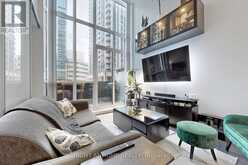 201 - 770 BAY STREET Toronto