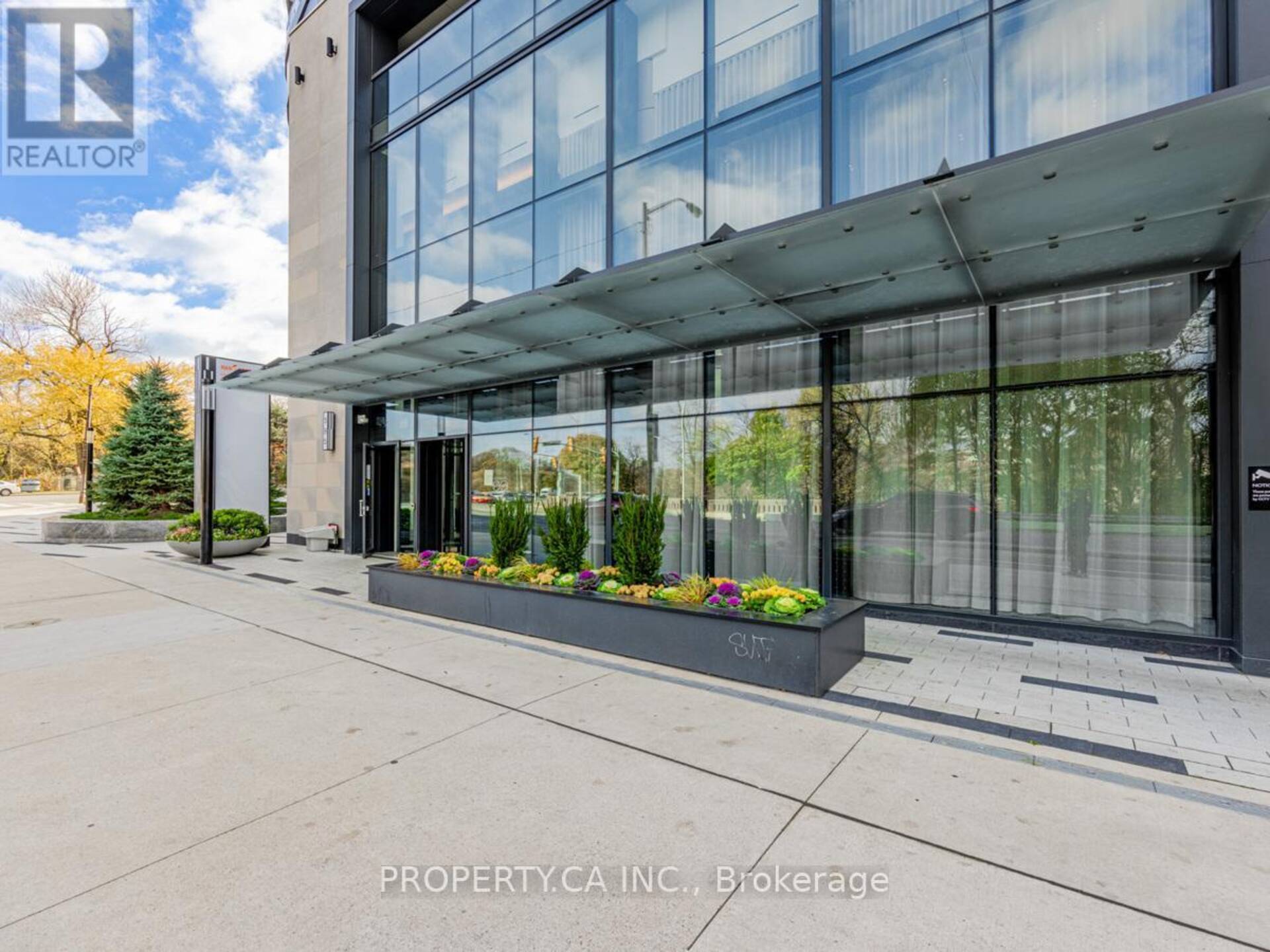 318 - 585 BLOOR STREET E Toronto