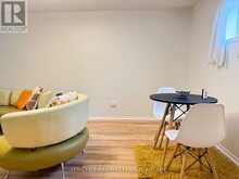 ROOM 1 - 33 YATESBURY ROAD Toronto