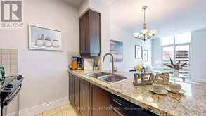 PH 24 - 25 GREENVIEW AVENUE Toronto