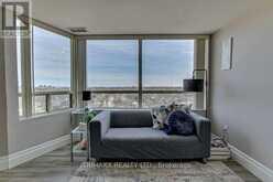 804 - 744 WONDERLAND ROAD S London