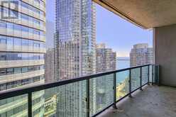 PH09 - 19 GRAND TRUNK CRESCENT Toronto