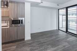 607 - 215 QUEEN STREET W Toronto