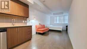 602 - 10 WILLISON SQUARE Toronto