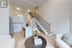 101 - 250 LAWRENCE AVENUE W Toronto