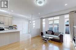 8 LANTERN COURT Toronto