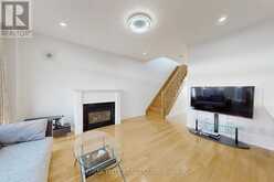 8 LANTERN COURT Toronto