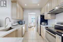 8 LANTERN COURT Toronto