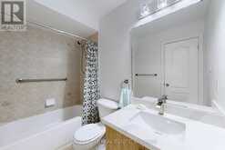 8 LANTERN COURT Toronto