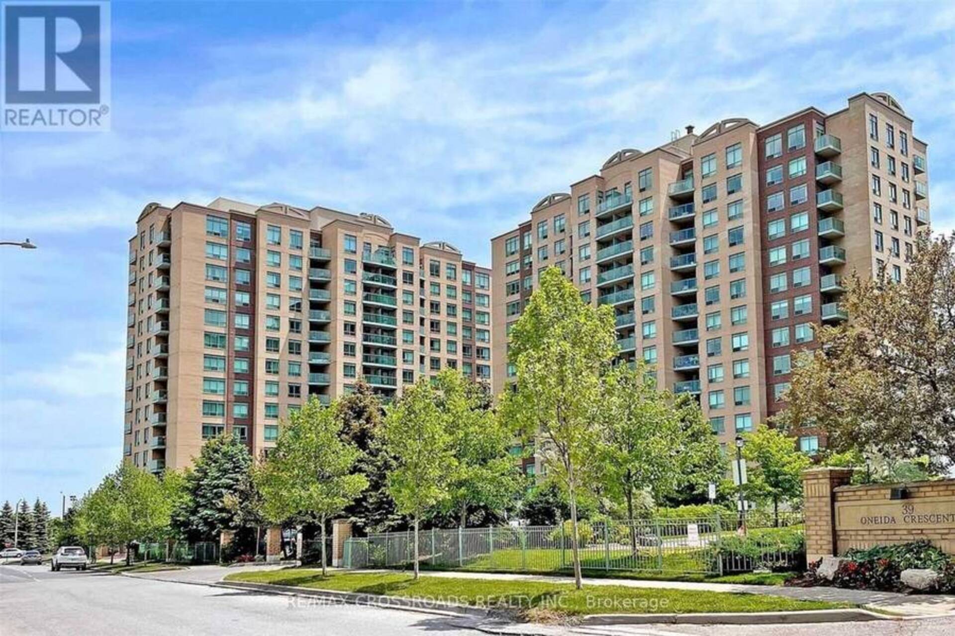 705 - 23 ONEIDA CRESCENT Richmond Hill