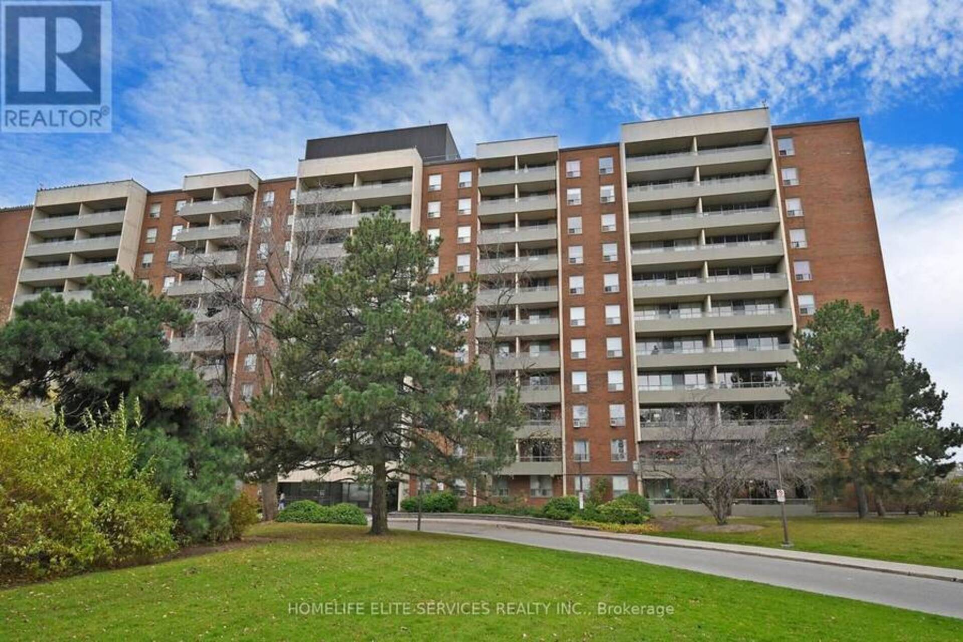 913 - 9 FOUR WINDS DRIVE Toronto