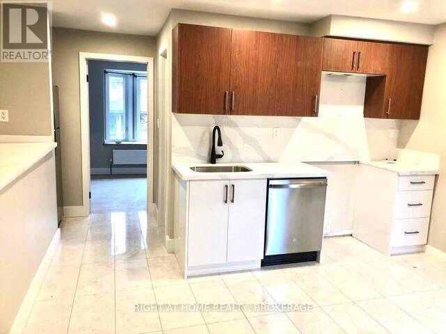 2 - 37 SOMERSET AVENUE Toronto Ontario