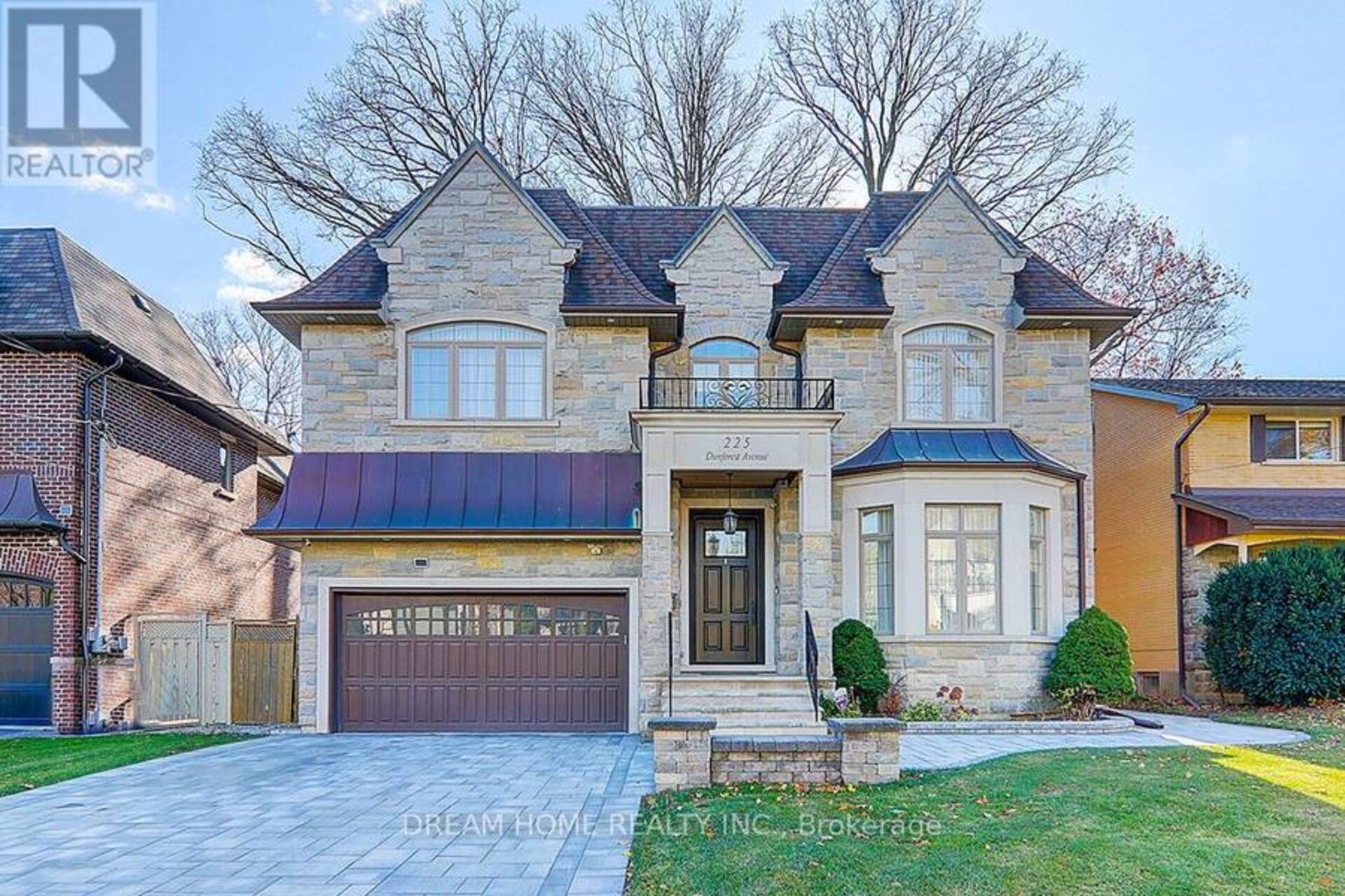 225 DUNFOREST AVENUE Toronto