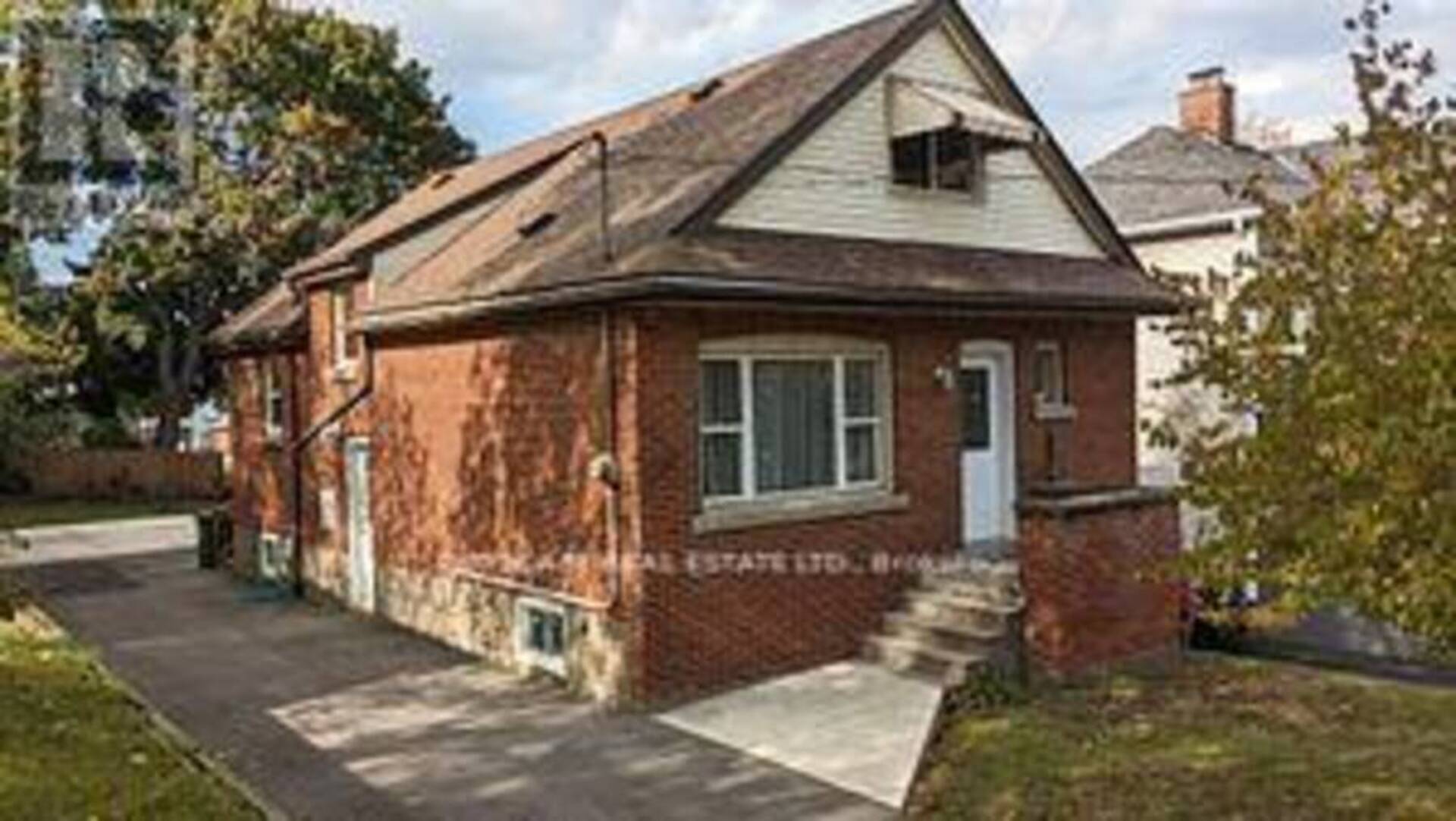 UPPER - 228 BELL AVENUE Hamilton