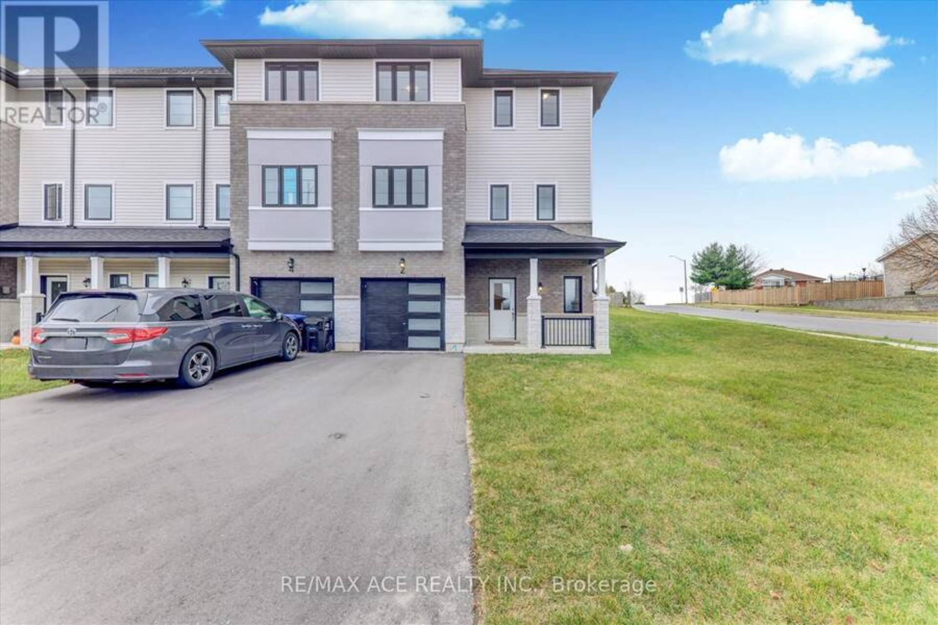 2 LAHEY CRESCENT Penetanguishene