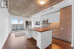 907 - 210 SIMCOE STREET Toronto