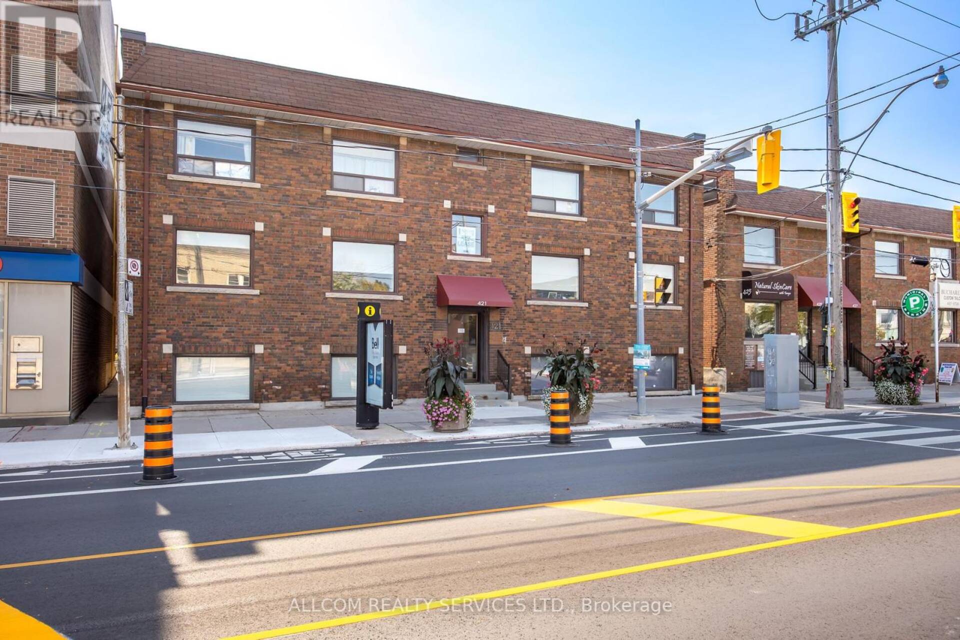 4 - 421 EGLINTON AVENUE W Toronto