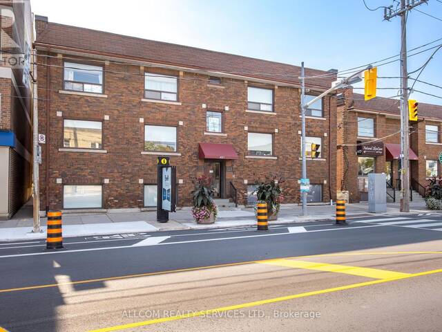 4 - 421 EGLINTON AVENUE W Toronto Ontario