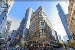 609 - 7 CARLTON STREET Toronto