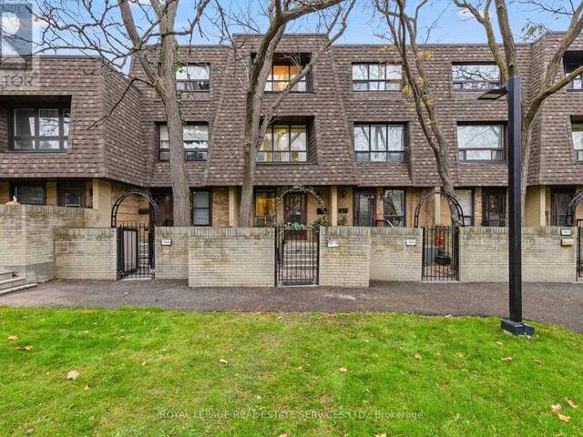 5 - 74 UPPER CANADA DRIVE Toronto Ontario